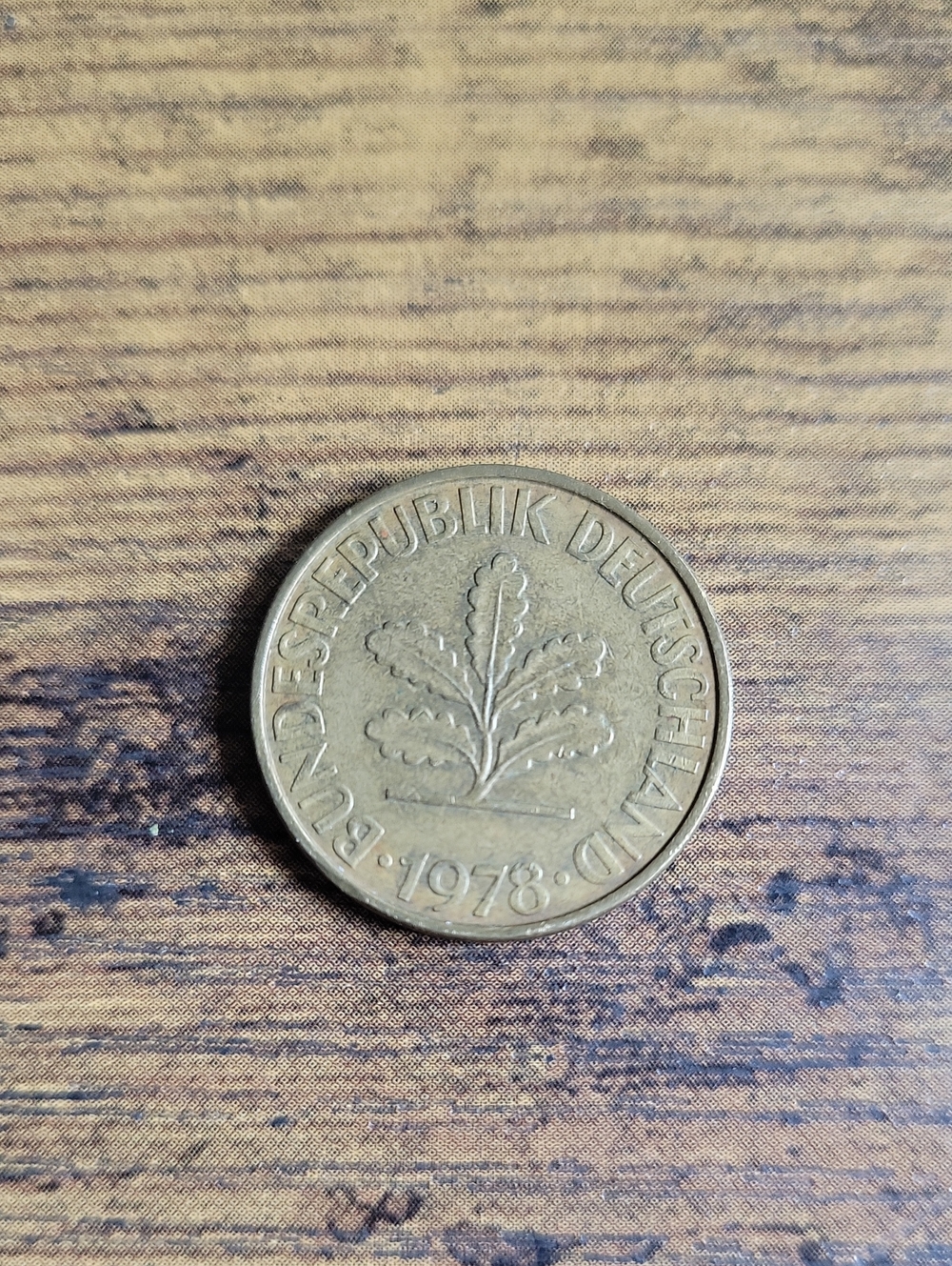 Vintage 1978 German 10 Pfenning Brass-Toned Coin (Gold)